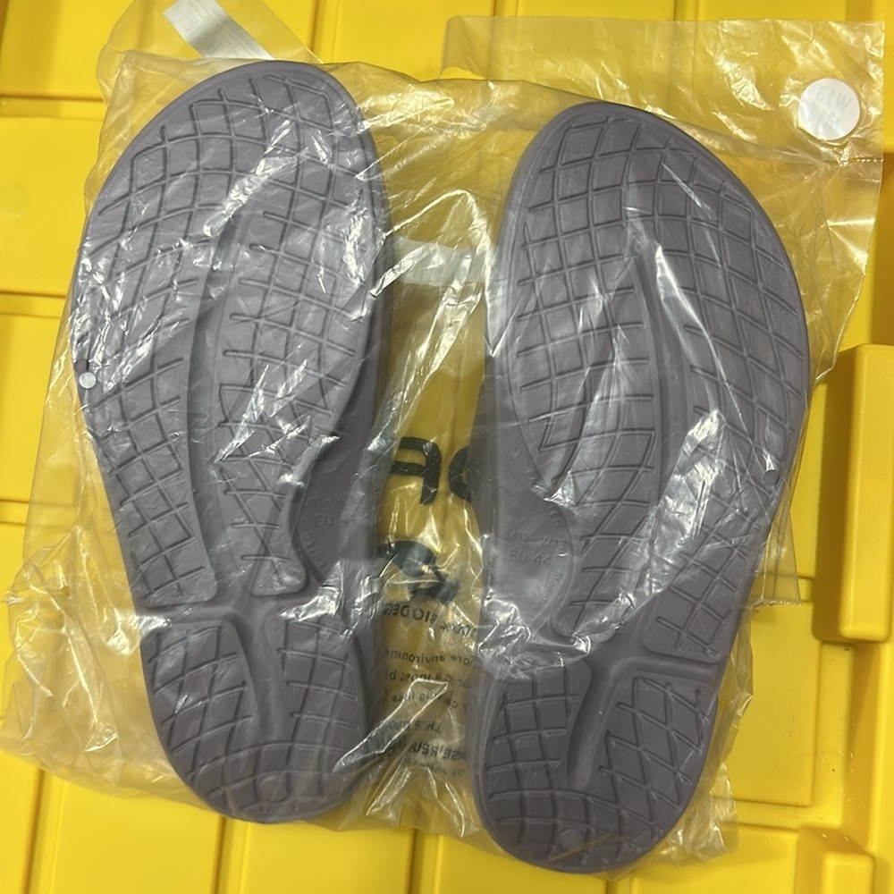 OOFOS OOcoozie Low Recovery Shoe, mauve NEW W13 or M11 - Picture 7 of 7